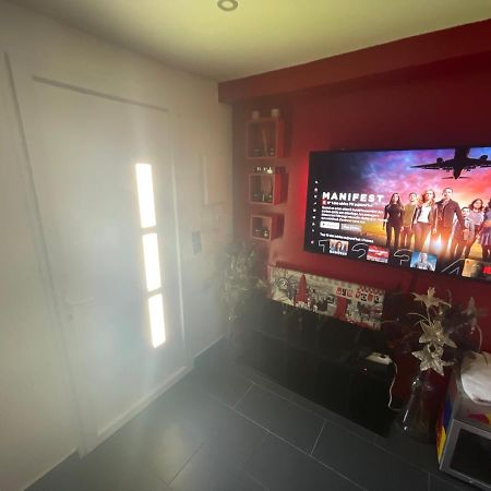 Zekri Apartamento Livry-Gargan Exterior foto