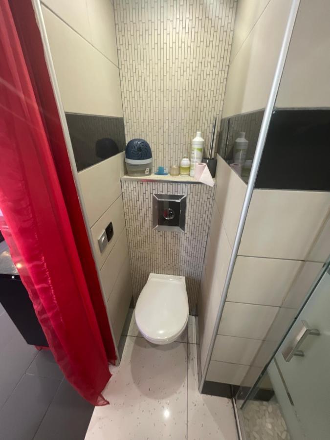 Zekri Apartamento Livry-Gargan Exterior foto