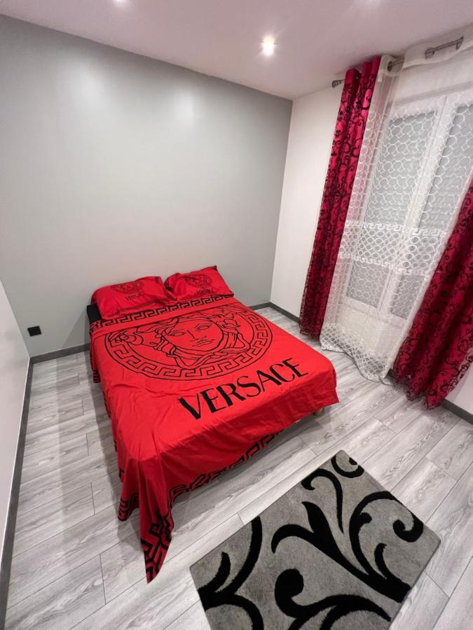 Zekri Apartamento Livry-Gargan Exterior foto