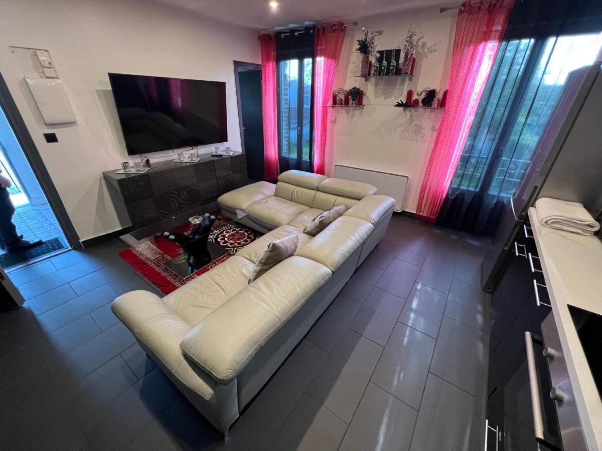 Zekri Apartamento Livry-Gargan Exterior foto